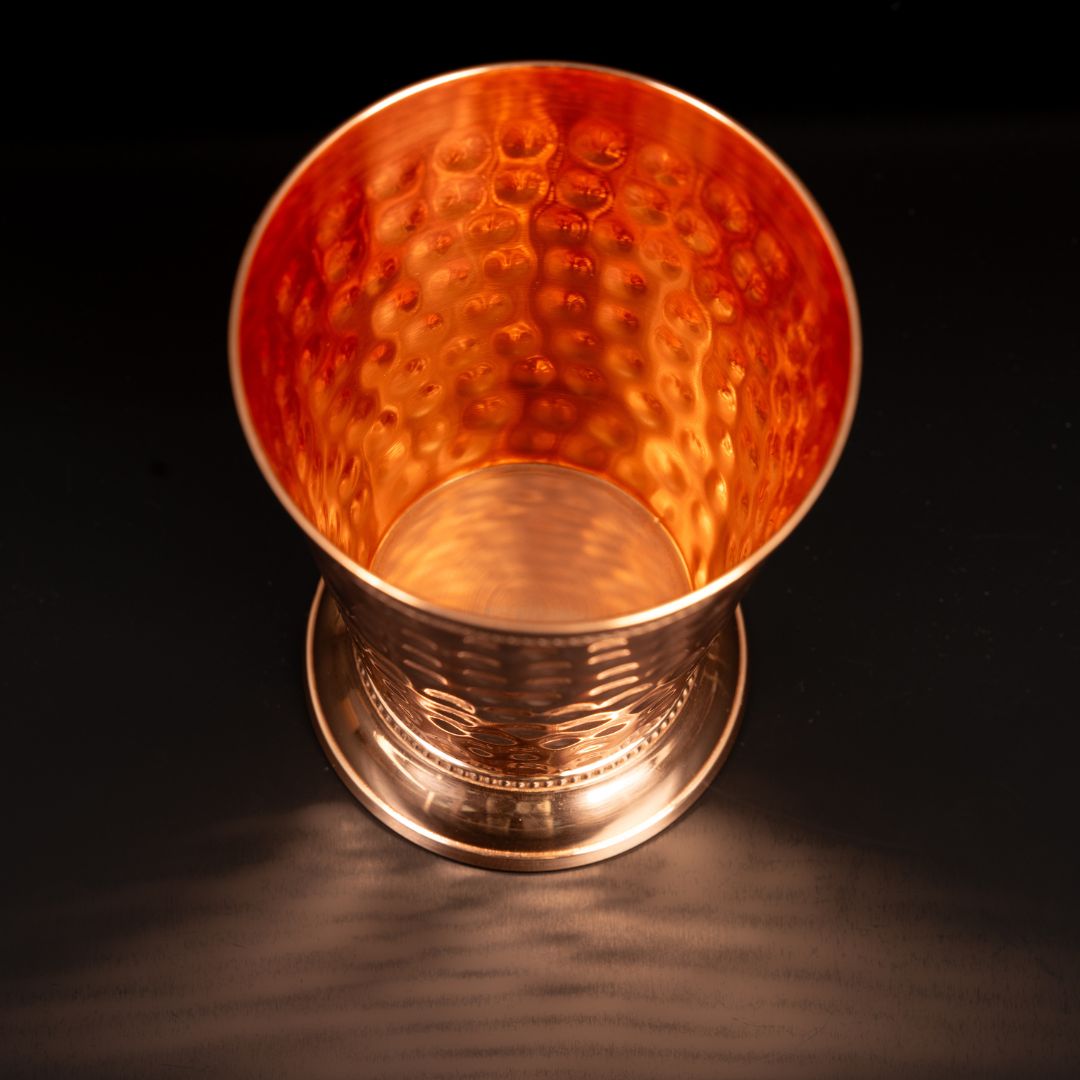 Kupferbecher Caesar – Cocktailbecher (gehämmert, römisch-geprägter Stil, 300 ml)-2