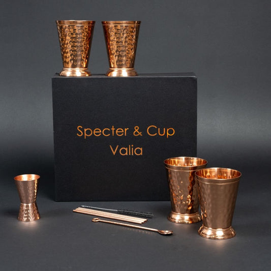 Kupferbecher-Set Valia – 4x Cocktailbecher (gehämmert, römisch-geprägter Stil, 300 ml) + 6-teiliges Zubehör-Set-0